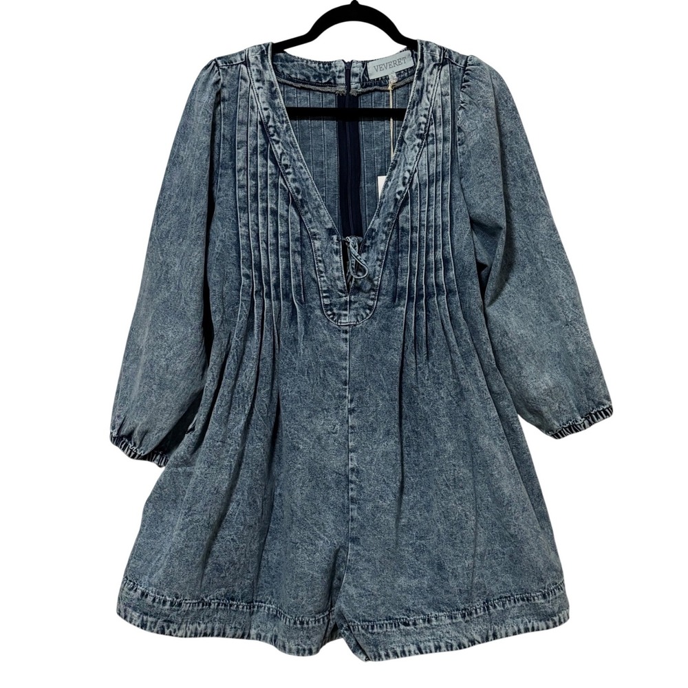 Veveret - Size L. - Acid Wash Denim‎ Romper Pleated Puff Sleeve Blue NWT
